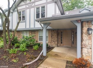 1312 Cromwell Ct, Vernon Hills, IL 60061