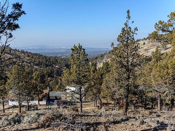 3rd image of 7600 SE Juniper Canyon Rd