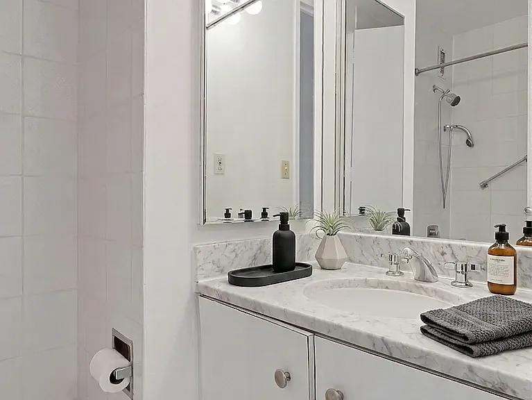 214 N 11th St #5C — Photo 12