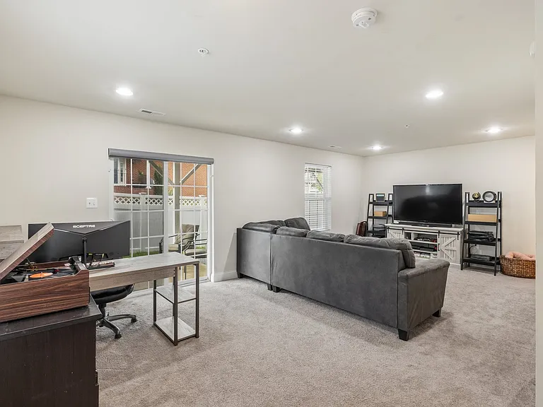 15200 Richard Bowie Ln — Photo 10
