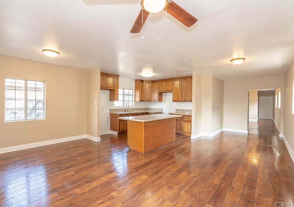1st image of 1733 W 37th Pl