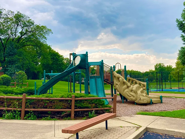 207 Village Rd — Photo 19