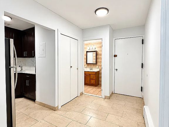 4th image of 598 10th Ave APT 3