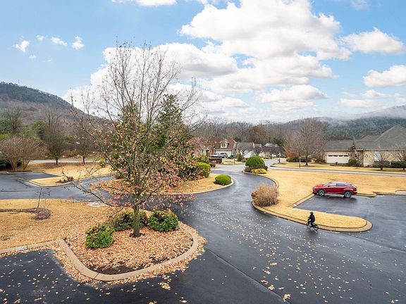 4th image of 606 Renaissance Ct