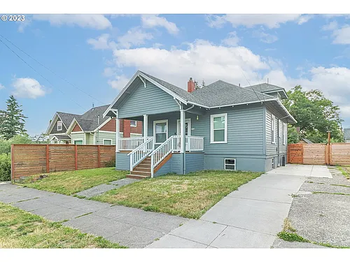 NE Grand Ave Photo 1