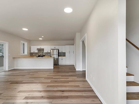 5th image of 1094 15th St SE #1094