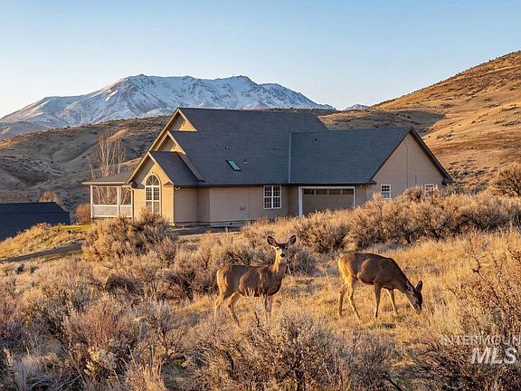 4th image of 2132 Corral Rd