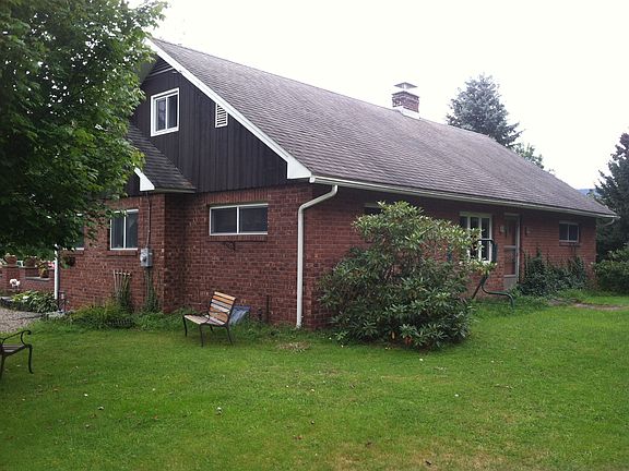3rd image of 8 Lake St