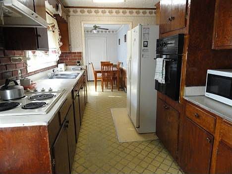 5th image of 165 Lynndale Dr