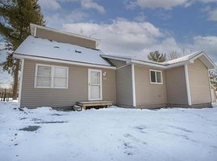 529 W Wixom St, Sanford, MI 48657