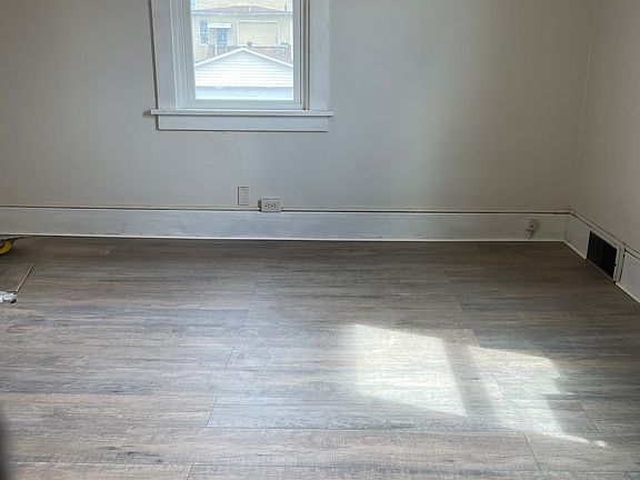 5th image of 2507 Collins St #2