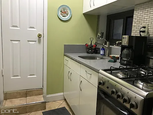 Rented by Point NYC | media 31