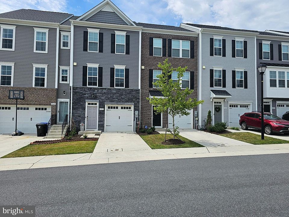 1st image of 1012 Flester Ln