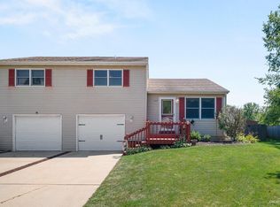 124 Village Ct, Seneca, IL 61360