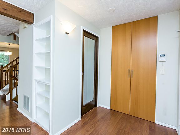 3rd image of 10608 Delfield Ct