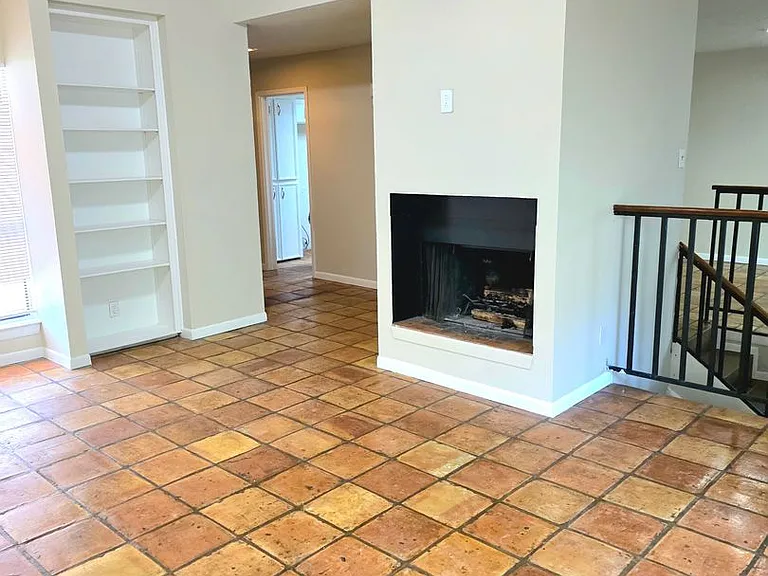 2814 Stewart Dr — Photo 4