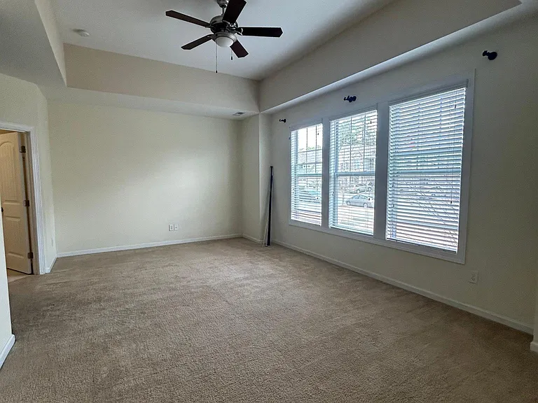 4129 Vallonia Dr — Photo 54