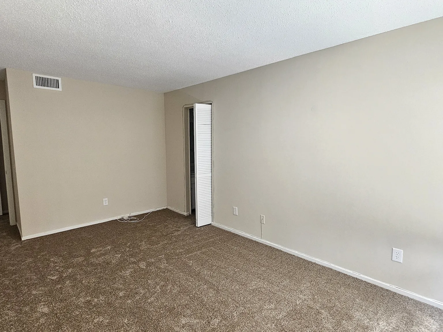 Las Palmas Way - 7767 - D — Photo 2