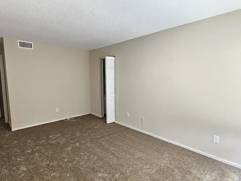 7767 Las Palmas Way #122-122-122 — Photo 2