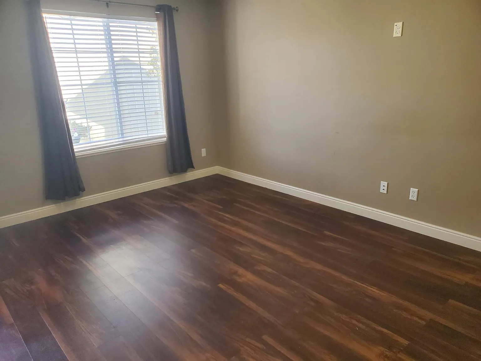 2 bed, 1.5 bath, 1268 sqft, $1,800 — Photo 3