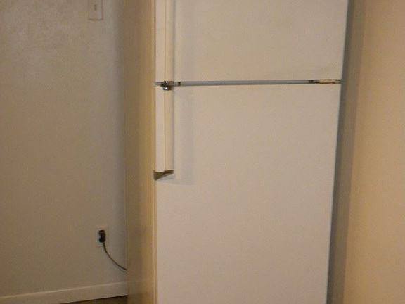 5th image of 609 Morningside Dr APT B