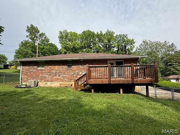4th image of 204 Lake Hillcrest Dr