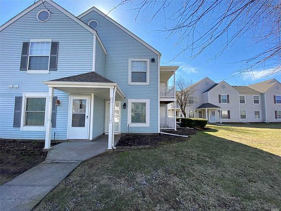 2nd image of 358 Artist Lake Dr