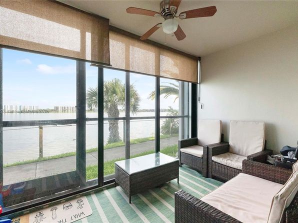 116 Lake Emerald Dr APT 102