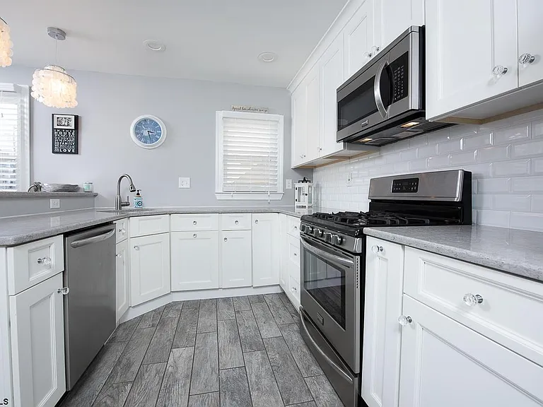 109 N Washington Ave #A — Photo 3