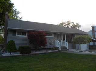 6 Eden Ln, Loudonville, NY 12211