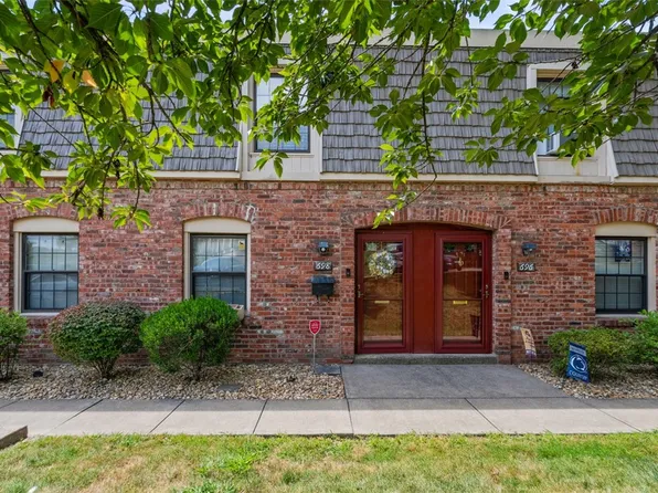 698 Carriage Cir, Pittsburgh, PA 15205