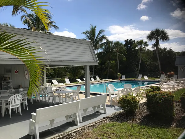 3918 Orange Grove Blvd APT 8, North Fort Myers, FL 33903