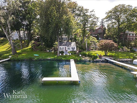 4th image of 2607 Frederick Dr SE