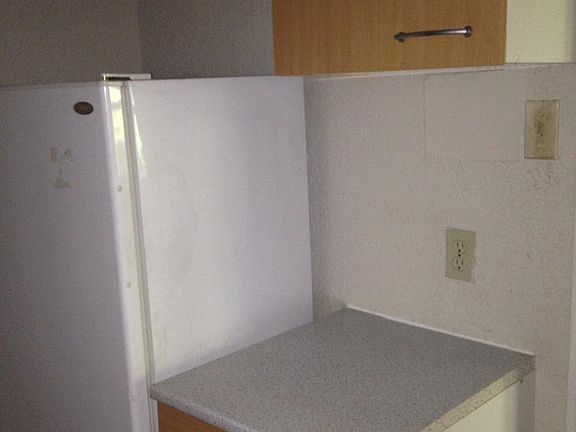 3rd image of 4333 Roanoke Pkwy Floor 2