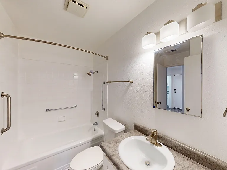346 Robinson St #40 — Photo 19