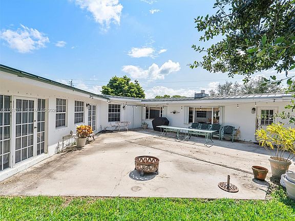 4th image of 5901 SW 160th Ave