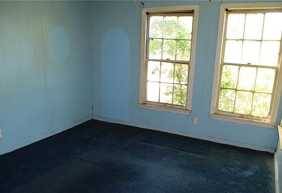 5th image of 3529 Pioneer St