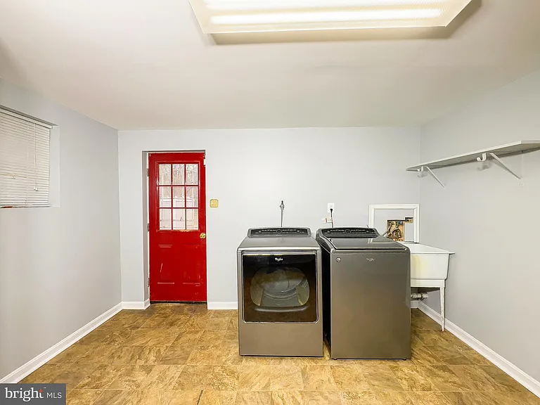 9206 Lorelei Ct — Photo 38