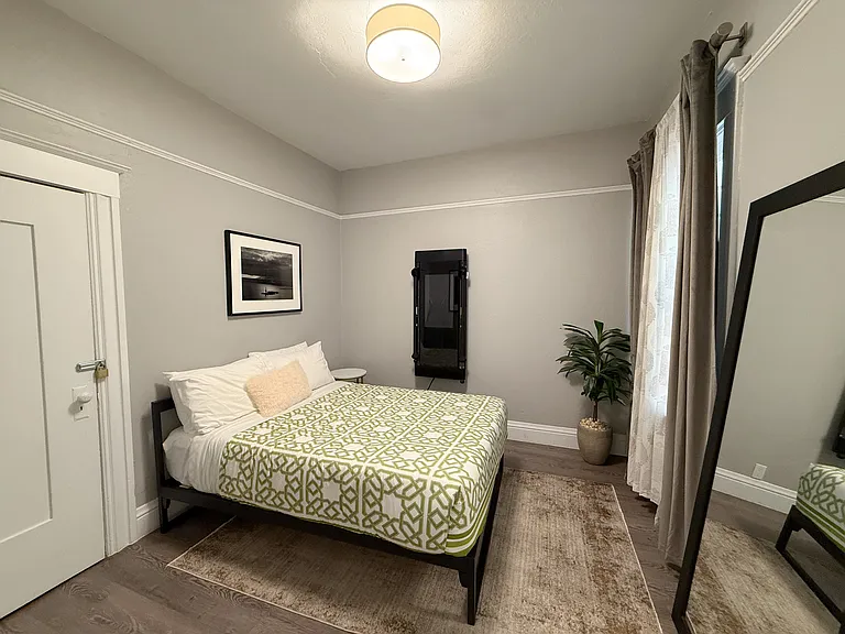 1338-1340 Hyde St #2 — Photo 9