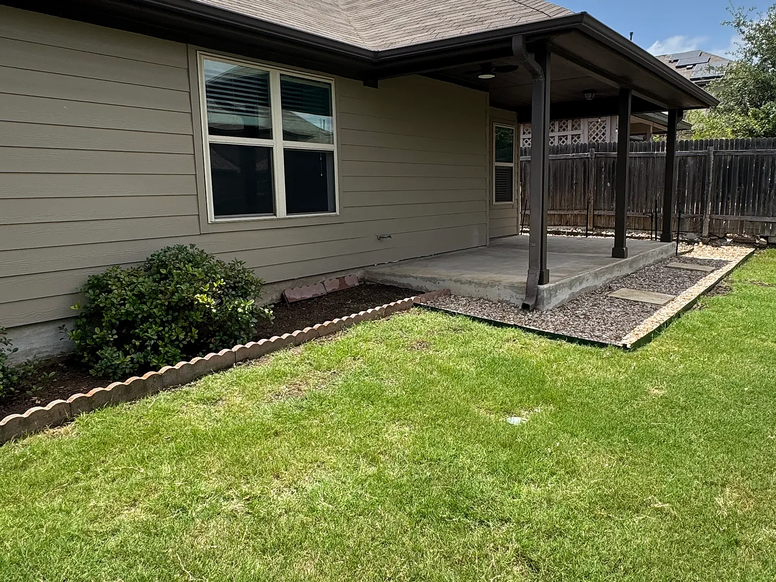 4 bed, 1692 sqft, $2,325 — Photo 3
