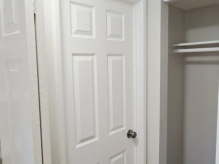 11011 - 13 South Lloyd Drive - #9 — Photo 12
