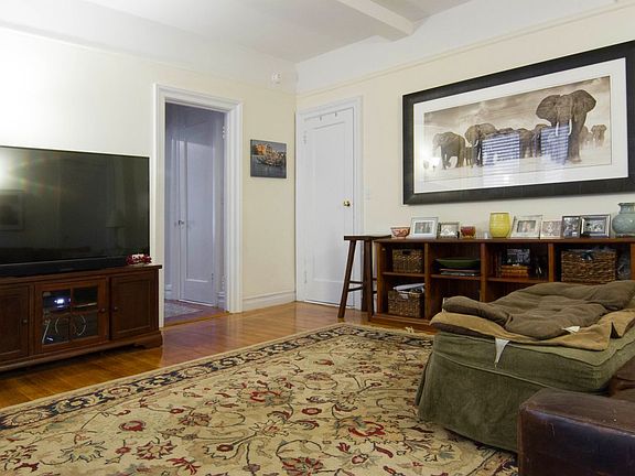 5th image of 145 W 71st St APT 3A