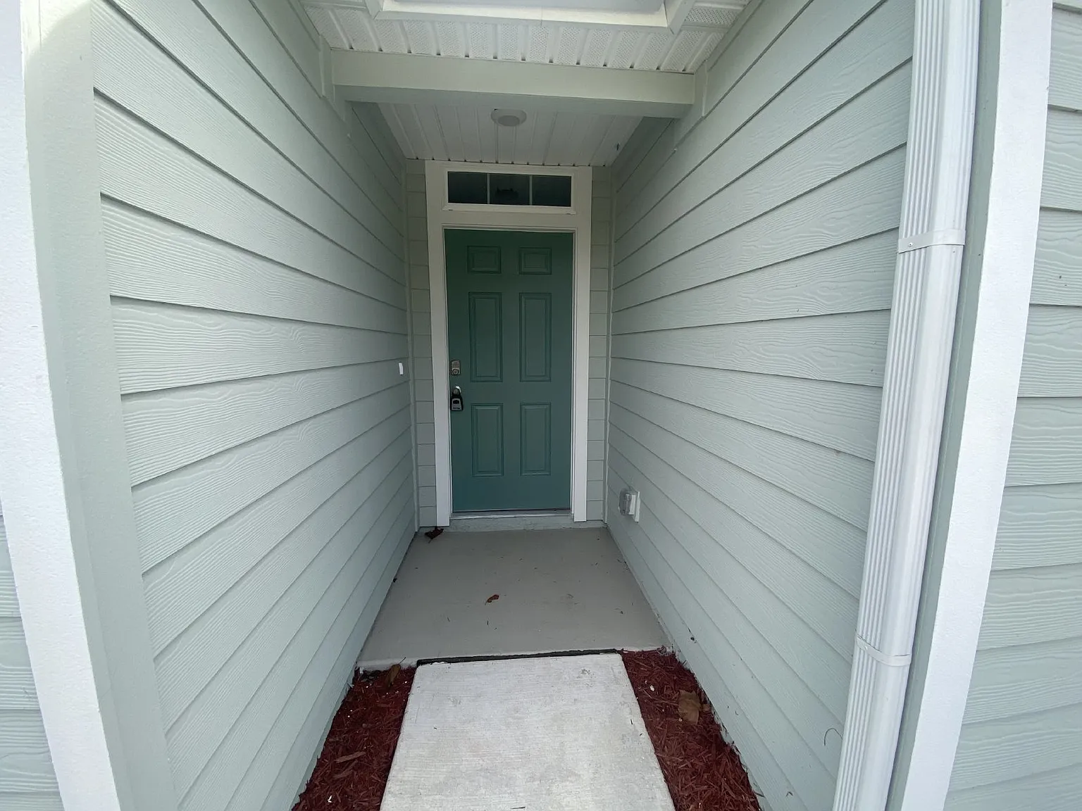 4 bed, 2.0 bath, 1698 sqft, $2,150 — Photo 3