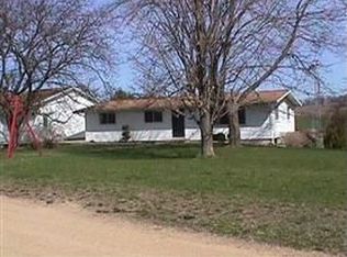N8805 Wilcox Rd, Portage, WI 53901