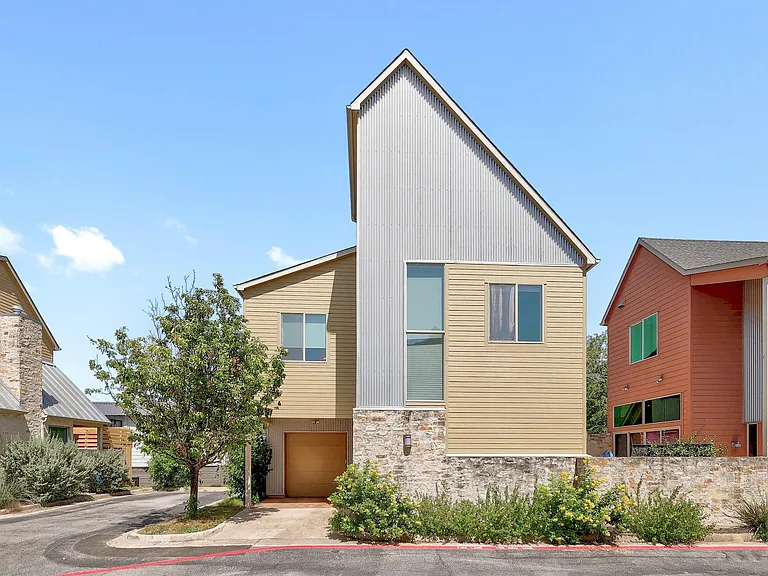 1601 Houston St #3 — Photo 2