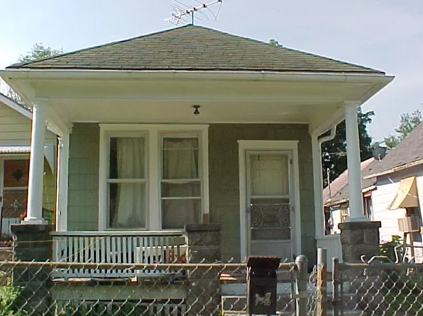 713 Pottawatomie St, Leavenworth, KS 66048