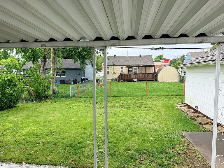 5211 N Indiana Ave — Photo 8