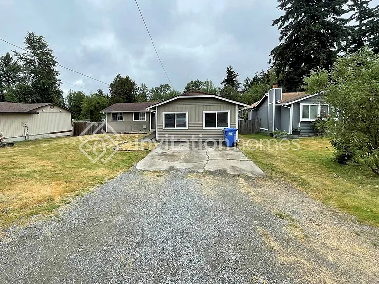 10311 D St E — Photo 1