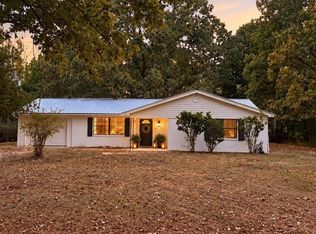 1884 Veterans Hwy E, Pontotoc, MS 38863