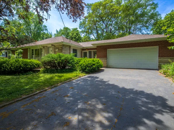 8570 Mattson Dr, Saint John, IN 46373
